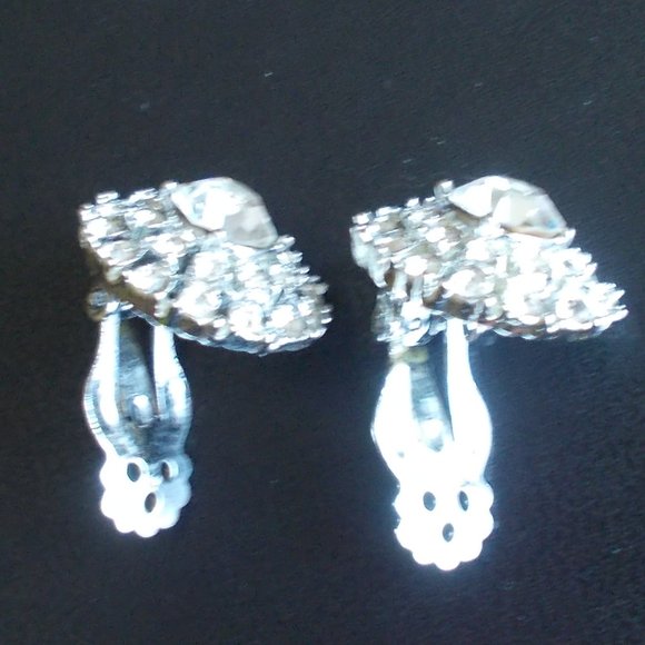Vintage PAT PEND Rhinestone Earrings Clip On’s - Picture 6 of 8